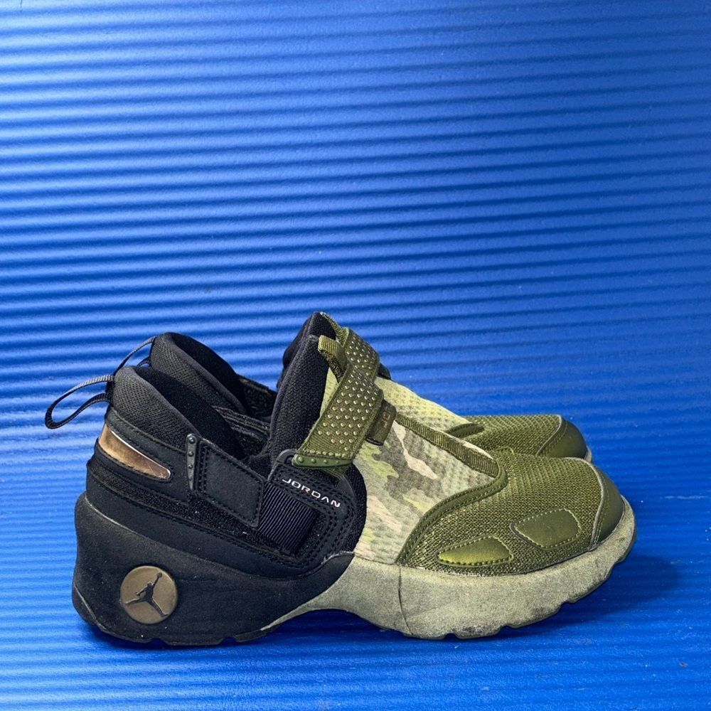 Size 6.5Y- GS Nike Jordan Trunner LX BR Camo Basketball Shoes 897997-030 W- 8